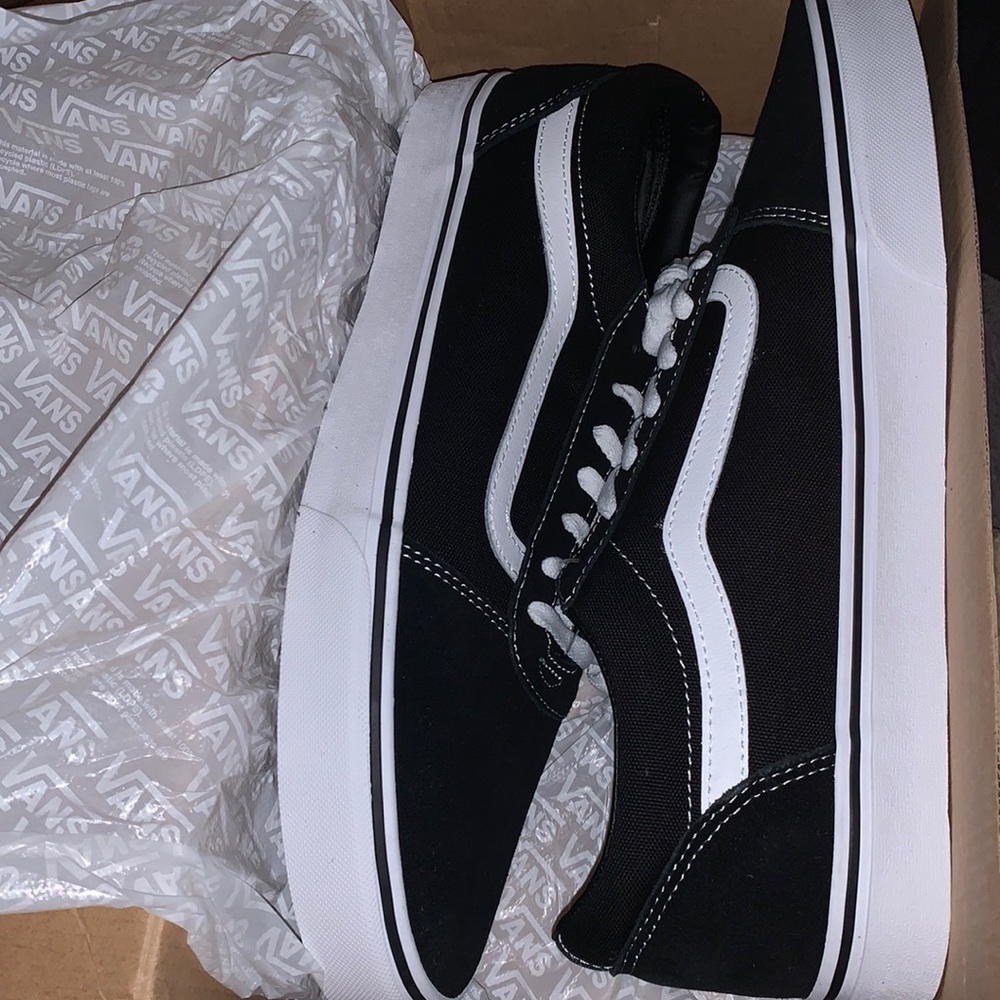 Black/White Vans